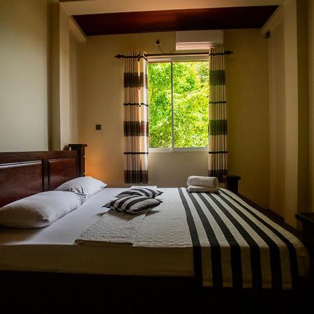 Evergreen Hotel Дамбула Екстериор снимка