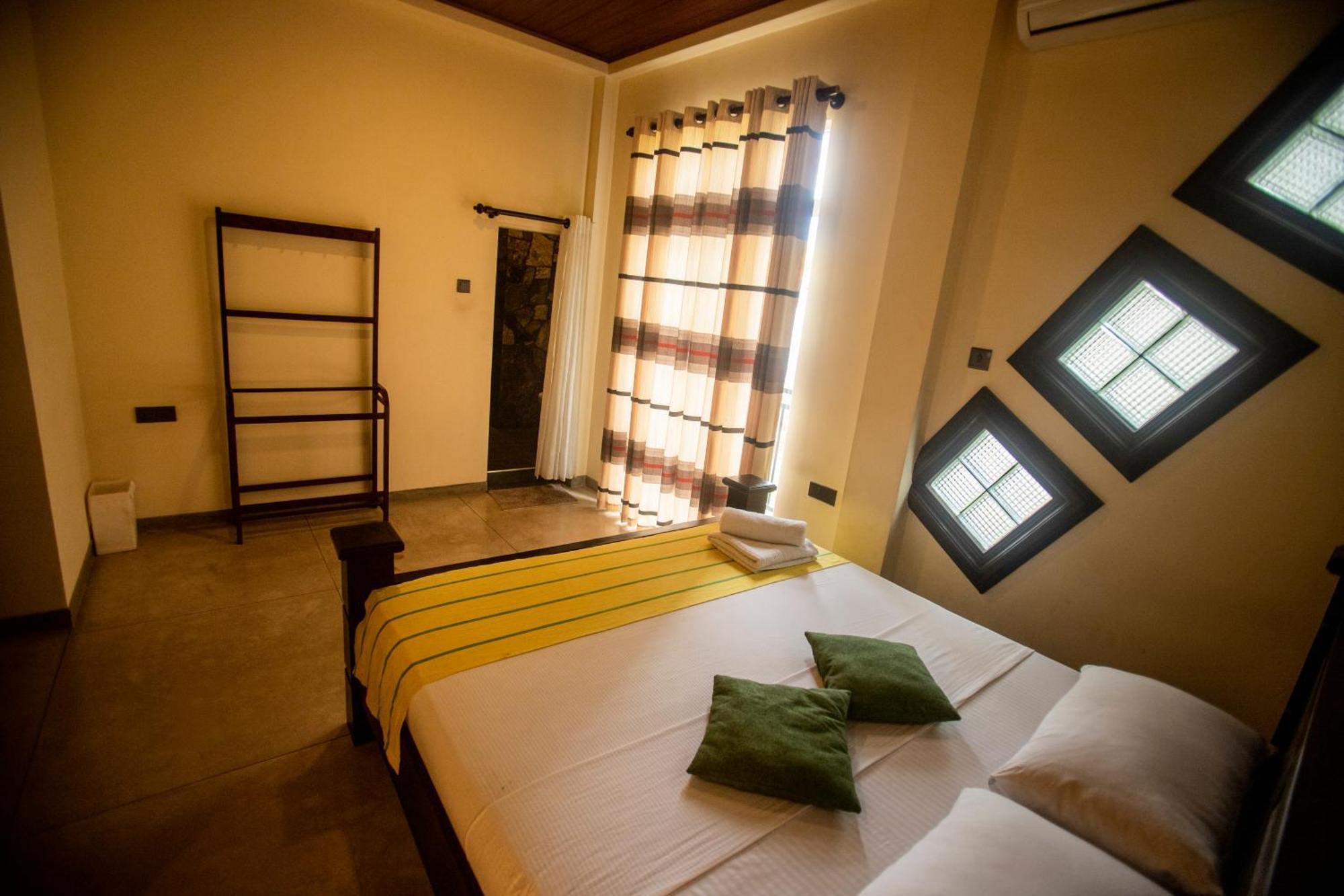 Evergreen Hotel Дамбула Екстериор снимка