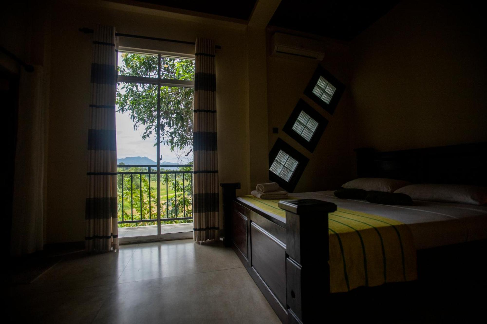 Evergreen Hotel Дамбула Екстериор снимка