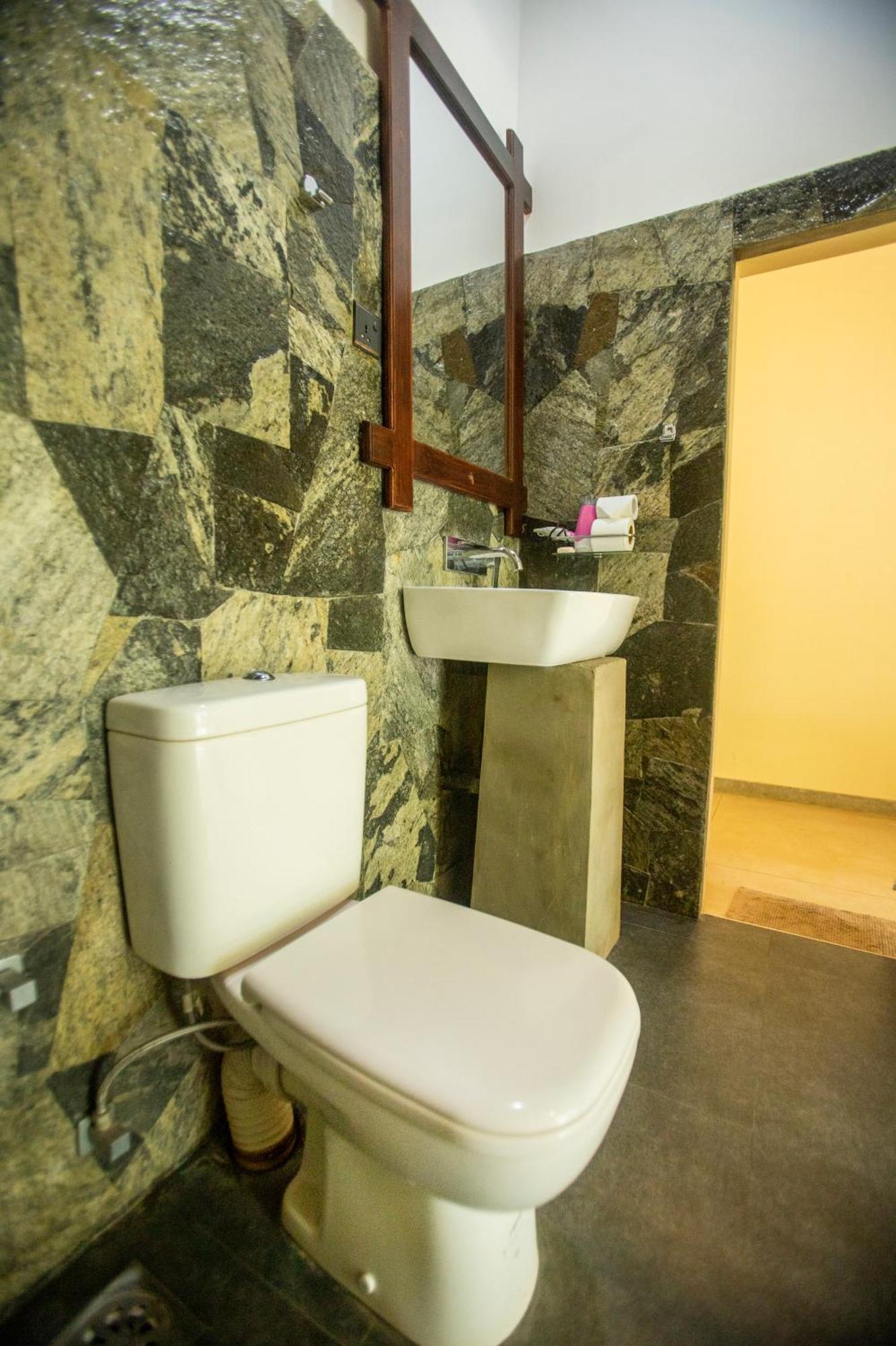 Evergreen Hotel Дамбула Екстериор снимка