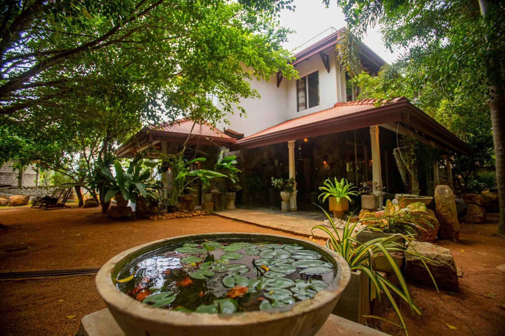 Evergreen Hotel Дамбула Екстериор снимка