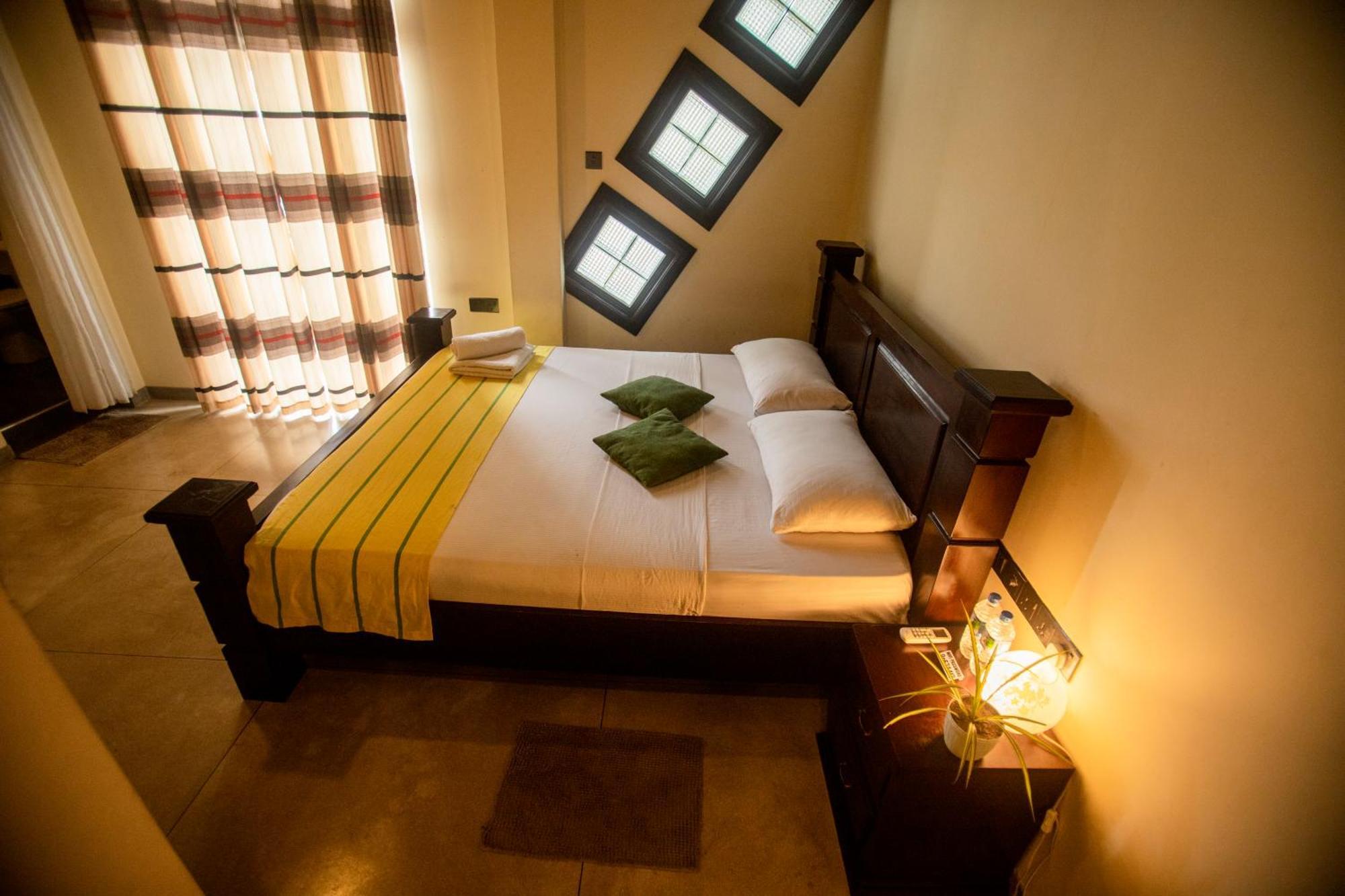 Evergreen Hotel Дамбула Екстериор снимка